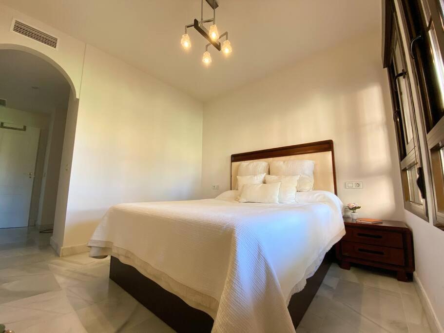 Costal Bliss Apartment เอสเตโปนา ภายนอก รูปภาพ