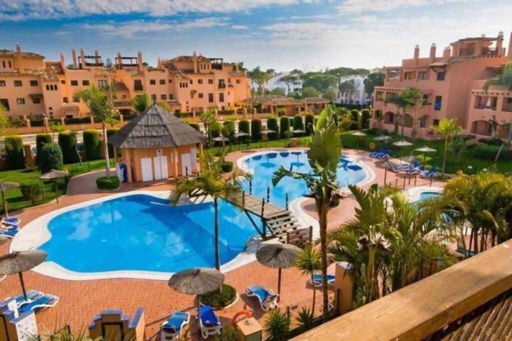 Costal Bliss Apartment เอสเตโปนา ภายนอก รูปภาพ