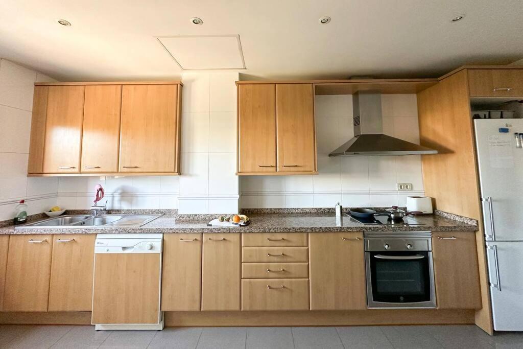 Costal Bliss Apartment เอสเตโปนา ภายนอก รูปภาพ