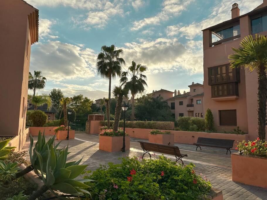 Costal Bliss Apartment เอสเตโปนา ภายนอก รูปภาพ