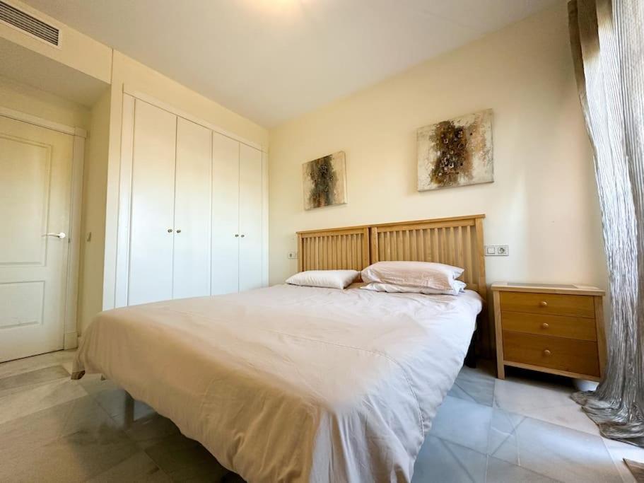 Costal Bliss Apartment เอสเตโปนา ภายนอก รูปภาพ